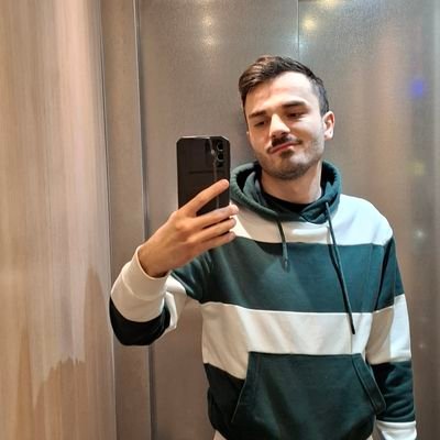 fire walk with me ▪︎ 26 yo ▪︎ rédacteur à Paris ▪︎ 👉🏻♥️👈🏻 @Romainp25