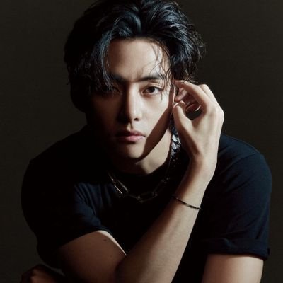 Set in the omegaverse centered around Taehyung being the Alpha. https://t.co/NHgMd3Pj4l : Operating in KST