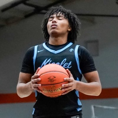 dav3oo's profile picture. 6’0 PG - Class of 2025- Nicolet High School - @klpower5