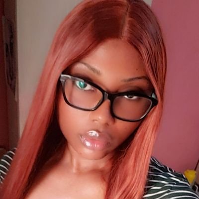 digital and pencil Artist 🎨
ui/ux designer 💻
feminine 🌓
a big barbz🌹
anime♥️💯
alt music💀
Mercedes 💎
cancer ♋