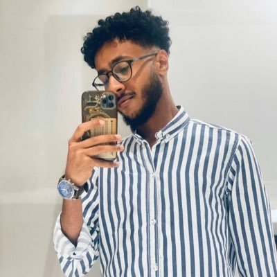 ii_M0o's profile picture. UofK📚 , Self Educated , Fake it until you make it
