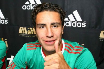 EfrainjuareZ4's profile picture. #parody.  I from Mehico and play a footaball for a Glasgow Celtic. I play a good. I make some extra pesos me when i play panpipes and sell CD. You buy?