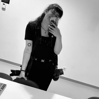25, she/her, tend to overthink a lot {backup for @shotbyphae }