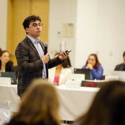 Físico y analista de datos en monitoreo ambiental y políticas sostenibles. Apasionado por IA, fluxtrónica y consultoría en datos para el desarrollo económico.