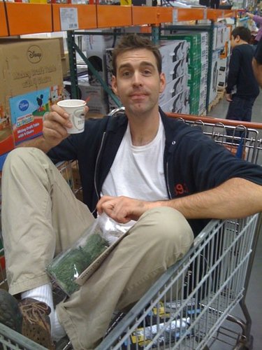 farmersimon's profile picture. Actor, writer, teacher, clown and urban homesteader.  Member of Ten West (http://t.co/PjvLq0AAkk), steward of small farm, 2 cats, a dog, and chickens