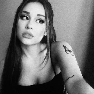 womanarig's profile picture. 