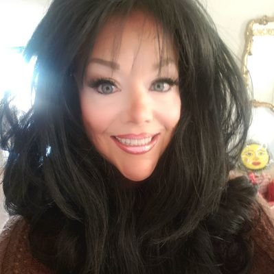 Texas girl living in California▪︎Research Queen▪︎Critical Thinker▪︎Music is Everything▪︎Sommelier🍷▪︎Holistic▪︎Fitness▪︎