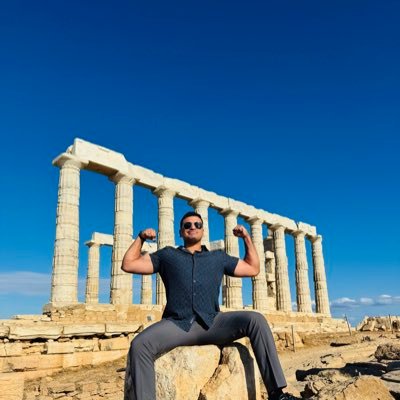 Nikeriox's profile picture. Weightlifting fanatic. Travel enthusiasts.