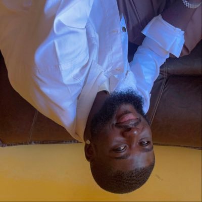 Footballer/Model 100% #Comedian #GIVER #MANU FAN #OlamideAddict #PàpàpàSupé Family👌🏾#OKIN 🦚