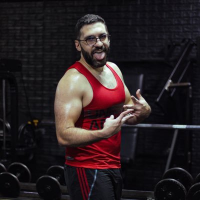 En mi cédula soy venezolano, en mis venas recorre sangre vinotinto, mi ascendencia es del Líbano, pero yo soy como la arepa, bien criollito. IG: JalalDakduk