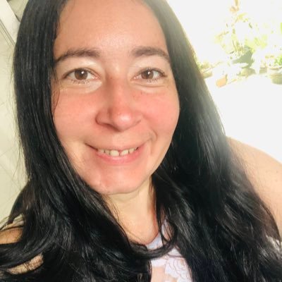 AnnyMoreirapink's profile picture. 