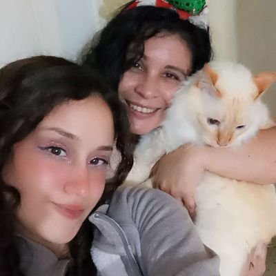 🇨🇴y 🇻🇪https://t.co/zZX9qcGY7I en Historia de Venezuela. Cantante estrella de Dios. Católica.
Amante de los gatos🐱🐈🐈. Estado Civil: Ingobernable 🌷