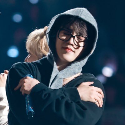 — writing acc hehe 🫰🏻96즈 | on-going work is pinned. otherwise, visit https://t.co/hJrWJcyf4f for more ◡̈