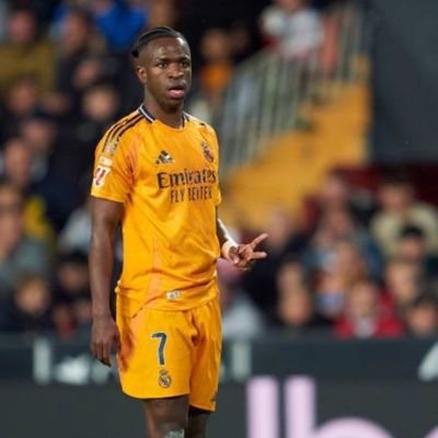 TTeddy818's profile picture. Boxing is 🤴🏾