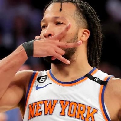 Dishing out dimes and banking buckets never comes easy, but with the court vision that I possess? I’ve got all I need to be the king of New York. | parody.