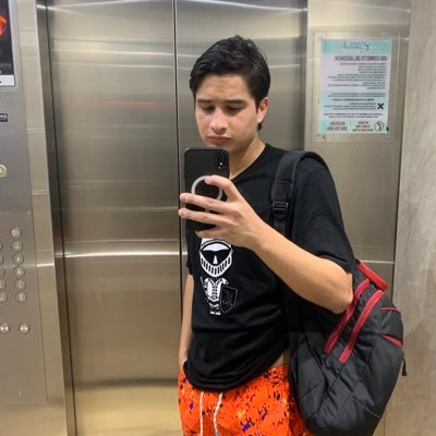 Orgulloso participante del grupo finxxo