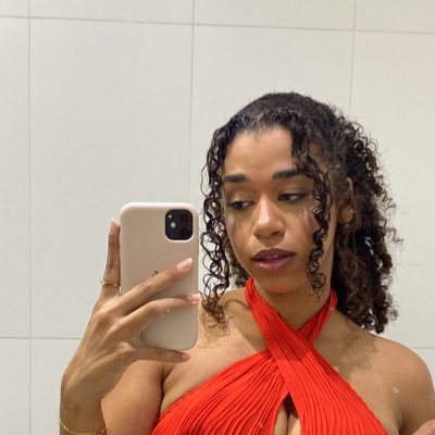 grato pelo q eu tenho, bem mais q o necessário, camisa do flamengo e são jorge no escapulário