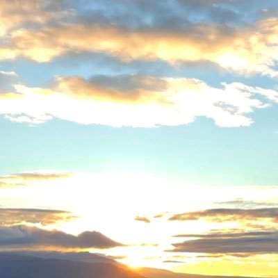 真理を探求する真理探求者 孤独な旅人 シンプル 引き算 なんでもやる 夢を見ました極寒の海を船で移動一人また一人と人が消え最後は私だけ船にいる着いた先は南国で幸せを感じた そして今その時な気がする