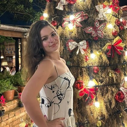 ajuliasilvestre's profile picture. observando a vida alheia e dando as caras aqui 2 vezes por ano :)
(se for no spoletto é pra pedir dois penne rs)