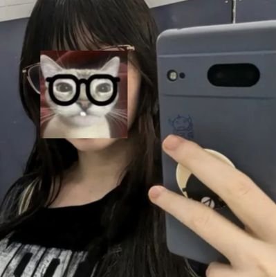 nerdita que sube cosas nsfw, bi (+girls)
contenido al dm, dm for content