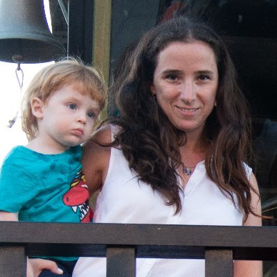 ״נשים שאומרות תמיד 'כן' לכללים, לא יצרו היסטוריה״ 🇮🇱
חופר בעבר, קורא בהווה, כותב על העתיד.
ביבליופילית. פעילה פוליטית