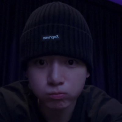 dalkomhankkukie's profile picture. buying acc