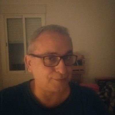 M'agrada tot el que faci referència a l'art, la llengua i la política. Trobo estimulant aprendre sense cap finalitat concreta.