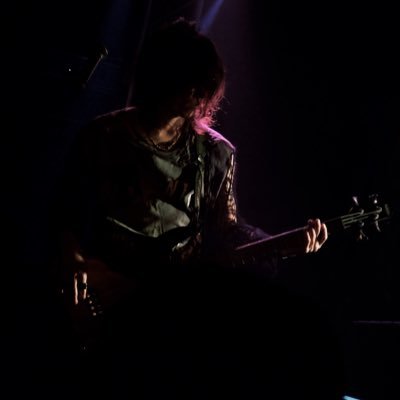 Junya_B_V_C's profile picture. 「bassist」「voice trainer」「左津英(photographer)」