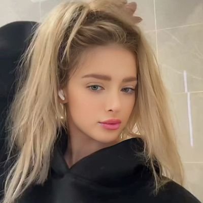 maria_mart16486's profile picture. 