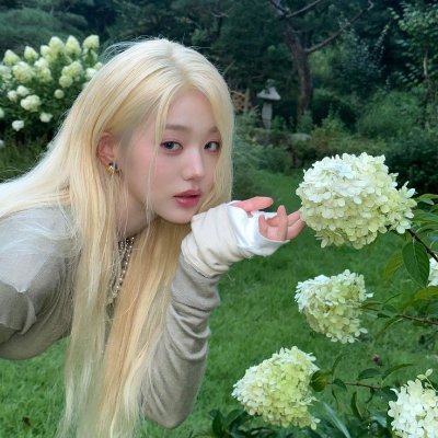 zelinarr's profile picture. trapped in the shadows / INFP 🖐🏻 / lgbtq phobic dni please! 🤸🏻‍♀️