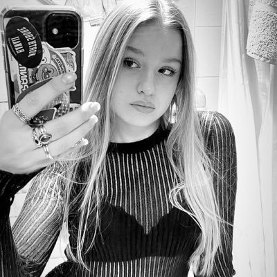 ⋆˚࿔ 𝒗𝒂𝒏𝒊𝒍𝒍𝒂__𝒑𝒂𝒈𝒆𝒔 𝜗𝜚˚⋆ #papieroweżabki #TEOLrossa #MVPthemostvaluableprize #twitteroweksiążkary
