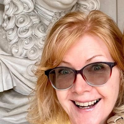 Historian, writer, official City of London Tour Guide. Author of Widows of the Ice & From the Mill to Monte Carlo. https://t.co/usEoIsBjXO