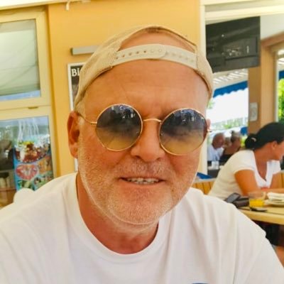 SPlueth's profile picture. Entrepreneur, German