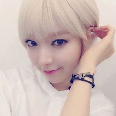 Changbin's girlfriend
333 | 🎧🥥💭^
June, infp ★
