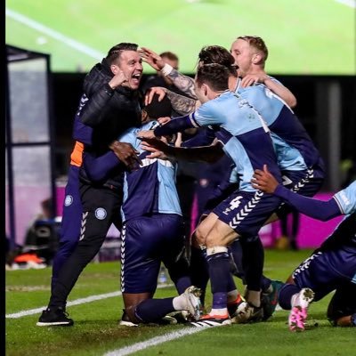 upthewyc_12's profile picture. wwfc 🪑🦢