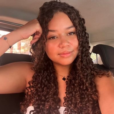 KeziaaJones's profile picture. gostosas escutam yunk vino 🤟🏼