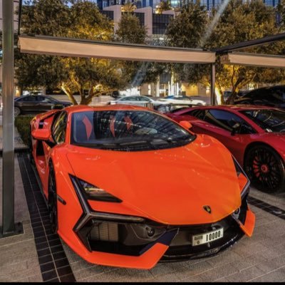 yveluxr28's profile picture. 