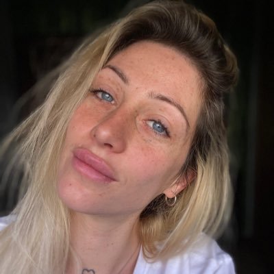 🔥Venta de contenido exclusivo y sin censura🔥 Disfruto controlando vuestras mentes frágiles 🧠💸Fetish&Domination Goddess 👠 No hables sin tributo 📩