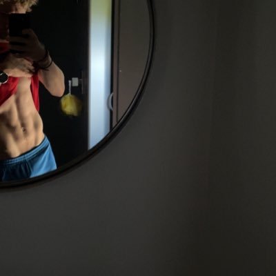 Heylol15742607's profile picture. 20 5’6 135lbs