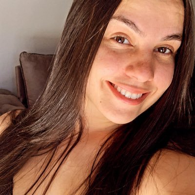 LarissaPazzini's profile picture. 