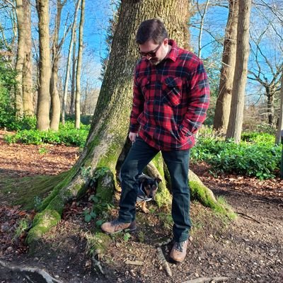 Video Game developer, AoS hobbyist (Bucks Wargame Collective), Kettlebell thrower and Arsenal lover!