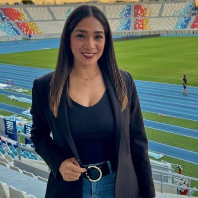 Periodista deportiva, comentarista en @dc4tcs @canal4tcs #ElSalvador 🇸🇻 IG: Esmeralda Ayala FB: Esmeralda Ayala.🏆 No solo hablo de fútbol ⚽️👉🏼🎾🏀⚾️🔥👀