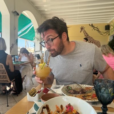 GarethRob5's profile picture. Football-mad UK-based lawyer. All views my own.