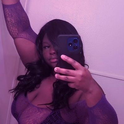 hi I'm kitten I'm dom / sub looking for your fantasy to be fulfilled sub here for more of my 300pounds of pure curves⬇️👇🏾