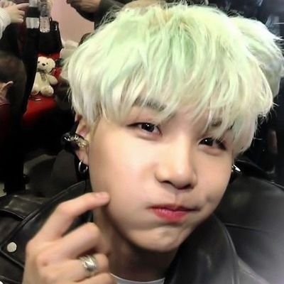 slyly_8's profile picture. 