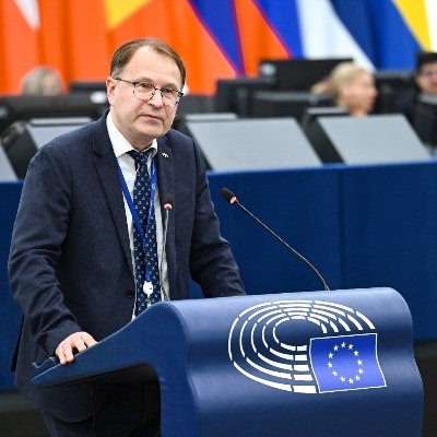 Professor of international and constitutional law, Member of the European Parliament, former President of the Constitutional Court of the Republic of Lithuania