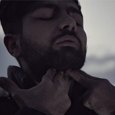 epsiiloon_'s profile picture. من اینجا بلند بلند فکر میکنم،ولی تو آروم آروم بخون.