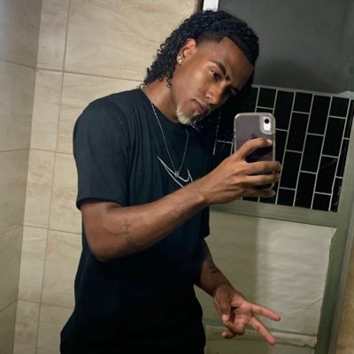 Andrey_Vigarist's profile picture. Deus fez a cabeça🧠a cima do coração❤ para q os sentimentos💭 ñ ultrapassem🏎 a razãa🍀...🐺 