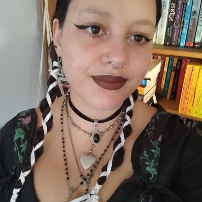 she/they. 26. 🇱🇨/🏴 .
80s vampire witch vibes.