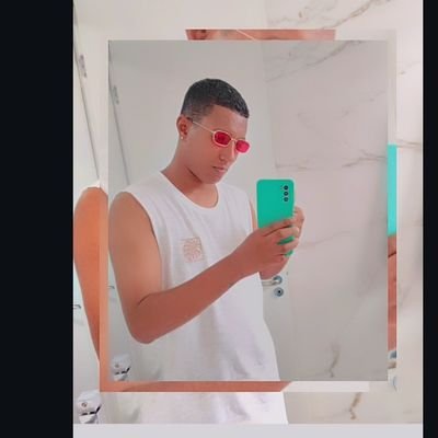 Melhore 1% por dia em um ano você estará 365% melhor.🐦💙
Uai,Sôoh👨🏽🦱🤎
Trem🚂🚋🚃🚃Baum!!🧀 🤭
